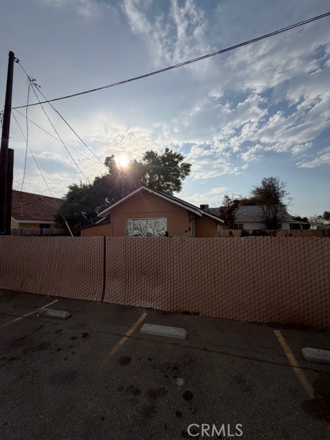 Detail Gallery Image 12 of 12 For 121 Roberts, Bakersfield,  CA 93308 - 2 Beds | 1 Baths