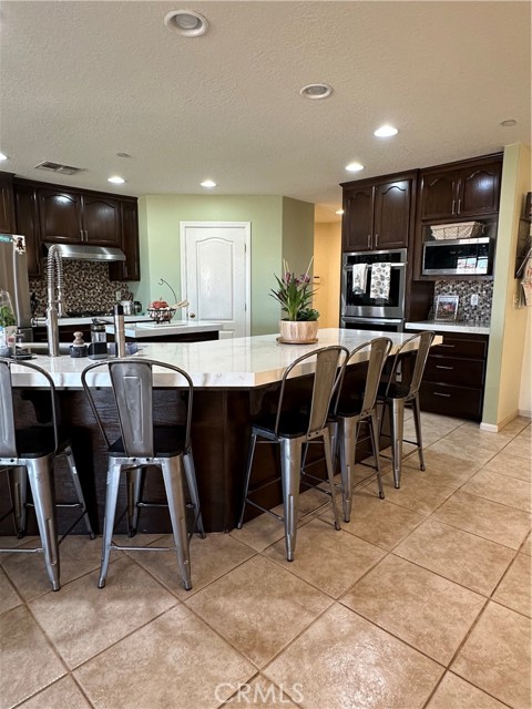 8843 San Diego Drive, Yucca Valley CA: https://media.crmls.org/medias/ab14afe4-484f-4c44-9bfc-ccbec16c948e.jpg