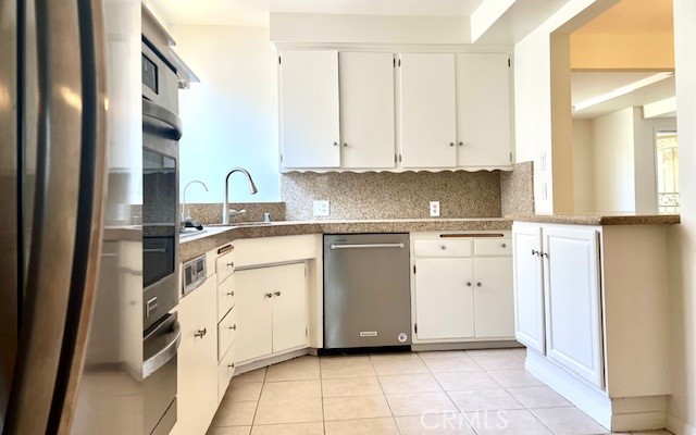 Detail Gallery Image 6 of 13 For 8954 Chimineas Ave, Northridge,  CA 91325 - 4 Beds | 2 Baths
