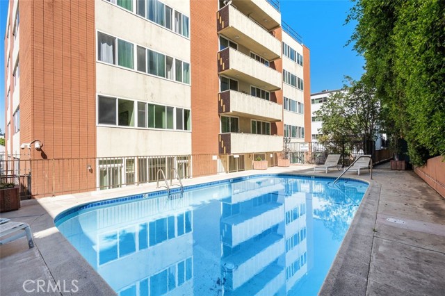540 Kelton Avenue, Los Angeles CA: https://media.crmls.org/medias/ab14f191-6f10-42f5-9bf4-2195b49114fe.jpg