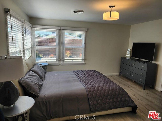 7543 Enfield Avenue, Reseda CA: https://media.crmls.org/medias/ab156cbd-3510-4dd5-81c1-def386a965b6.jpg