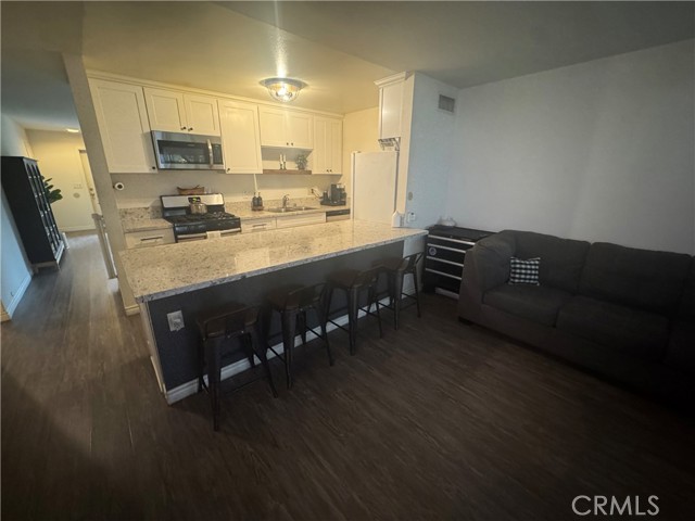 Detail Gallery Image 7 of 17 For 2032 E Stearns Ave, Orange,  CA 92866 - – Beds | – Baths