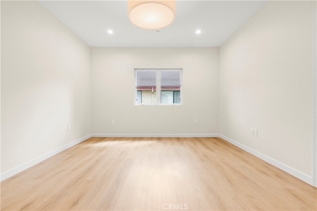 https://media.crmls.org/medias/ab1613a7-51fd-42b2-8dd8-64914f8d13fe.jpg?preset=X-Large