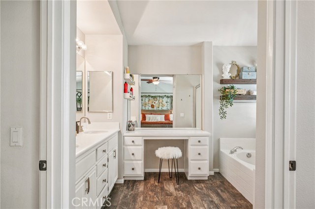 31257 Gatehouse Court, Murrieta CA: https://media.crmls.org/medias/ab166c37-790e-4607-ae5f-0d881467972e.jpg