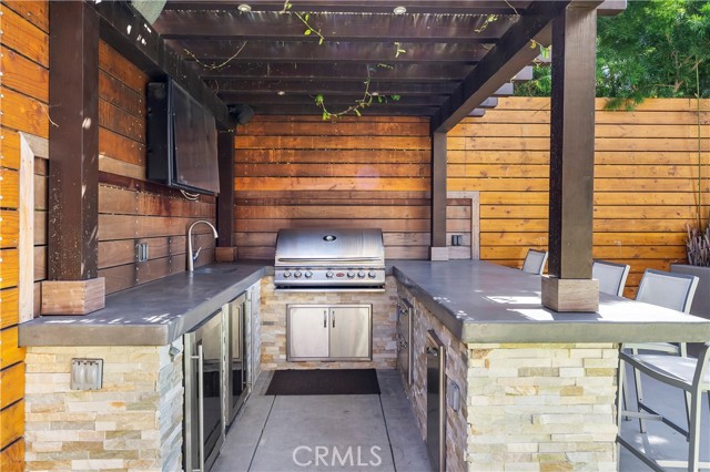 2210 Robinson Street, Redondo Beach, California 90278, 5 Bedrooms Bedrooms, ,4 BathroomsBathrooms,Residential,Sold,Robinson Street,SB22055222