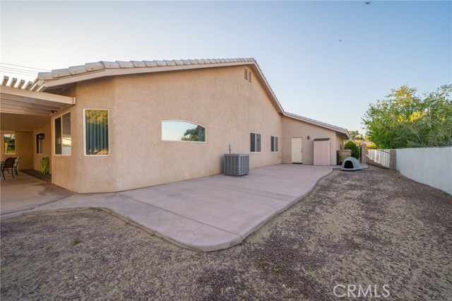 18463 Orange Street, Hesperia CA: https://media.crmls.org/medias/ab186f73-a5be-4d33-a4a4-759f841587a0.jpg