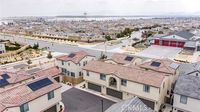 Detail Gallery Image 34 of 41 For 16667 Snowdrop #2,  Fontana,  CA 92336 - 4 Beds | 3 Baths