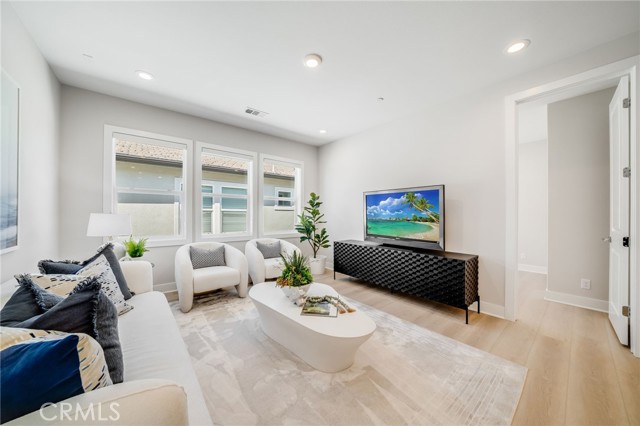 211 Wild Flower, Lake Forest CA: https://media.crmls.org/medias/ab194b35-a1b0-455e-a58c-7d71b2bf70c0.jpg