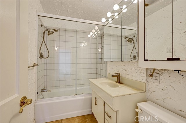 Image 18 of 32 For 3035 Malcolm