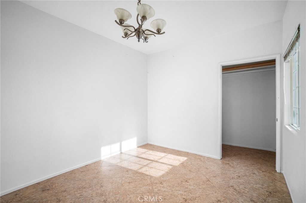 https://media.crmls.org/medias/ab19af28-0b66-417b-8880-ad3db93ff079.jpg?preset=X-Large