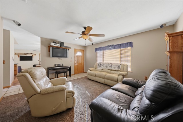 Detail Gallery Image 2 of 42 For 100 Amber Ct, Redlands,  CA 92374 - 3 Beds | 2 Baths