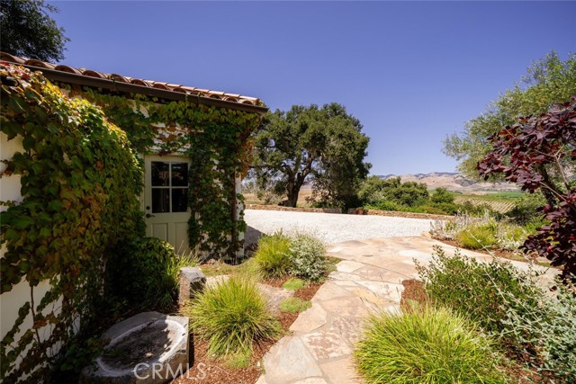 740 Via Robles, San Luis Obispo CA: https://media.crmls.org/medias/ab1a7da7-c5c7-4e0f-b739-b995ff714994.jpg