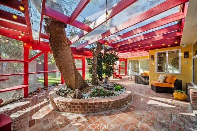 Detail Gallery Image 3 of 38 For 7819 Encino, Northridge,  CA 91325 - 3 Beds | 2 Baths