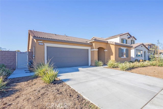 Detail Gallery Image 2 of 28 For 1221 Regency Ave, Hemet,  CA 92543 - 3 Beds | 2 Baths