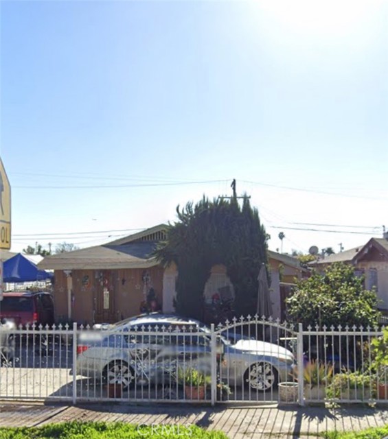 1222 W 59th Street, Los Angeles CA: https://media.crmls.org/medias/ab1c03e8-6a83-41b5-b2f3-af515daed6e2.jpg
