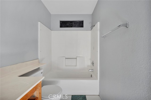 Detail Gallery Image 19 of 22 For 15807 Sitting Bull, Victorville,  CA 92395 - 3 Beds | 2 Baths