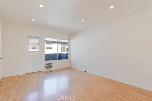 Detail Gallery Image 6 of 19 For 1128 N Edgemont St #6,  Los Angeles,  CA 90029 - 1 Beds | 1 Baths