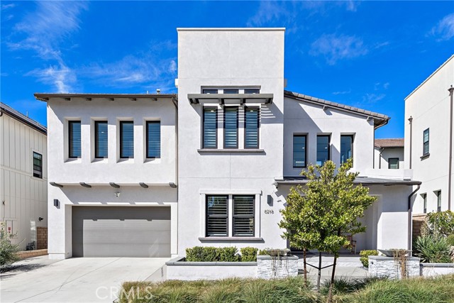 Detail Gallery Image 2 of 59 For 6218 Sunrose Crest Way, San Diego,  CA 92130 - 4 Beds | 4/1 Baths