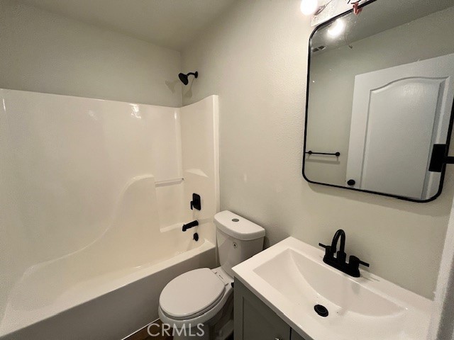 Detail Gallery Image 7 of 14 For 1004 S Riverside Ave #B-2,  Rialto,  CA 92376 - 3 Beds | 2/1 Baths