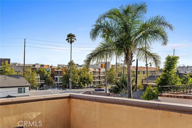 212 Baltimore Avenue, Huntington Beach CA: https://media.crmls.org/medias/ab1d6b32-fc8c-45e1-b569-57020ae885cc.jpg