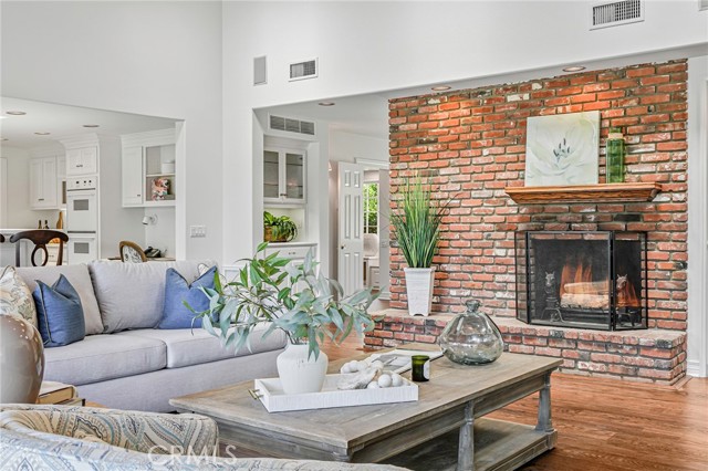 42 Empty Saddle Road, Rolling Hills Estates CA: https://media.crmls.org/medias/ab1d91df-3ca1-4dfb-9c93-d48bbdf9cad9.jpg