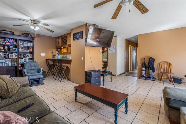 240 West Hemlock Street photo 8