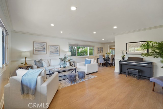 22550 Flamingo Street, Woodland Hills CA: https://media.crmls.org/medias/ab1e6aeb-d21c-4d04-9bbe-2bde913d1b6f.jpg