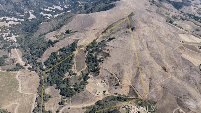 680 Spring Canyon Lane, Nipomo CA: https://media.crmls.org/medias/ab1e6ca5-d0e1-463e-bf65-1a13d3da3160.jpg