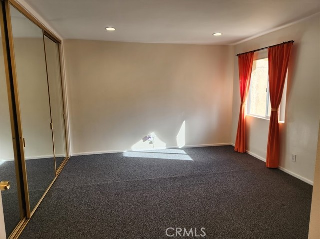 Detail Gallery Image 11 of 25 For 18307 Burbank Bld #14,  Tarzana,  CA 91356 - 2 Beds | 2 Baths
