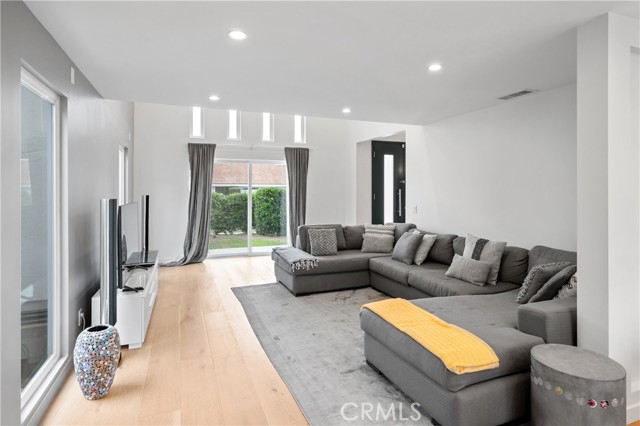 15441 Alsace Circle, Irvine CA: https://media.crmls.org/medias/ab1f8e99-536b-4a21-813d-c4687a84063d.jpg