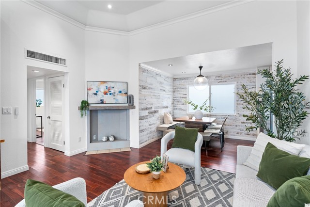 3604 Westwood Boulevard, Los Angeles CA: https://media.crmls.org/medias/ab214e6d-7989-4bfa-ac9a-1e9f1901c9a9.jpg