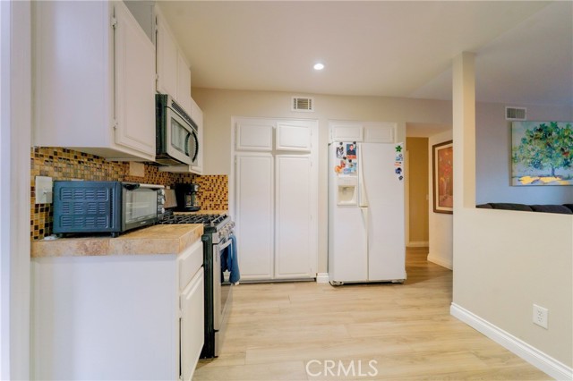 13584 Sutter Court, Fontana CA: https://media.crmls.org/medias/ab21c233-2494-47ec-8556-6ca8ccbffa04.jpg