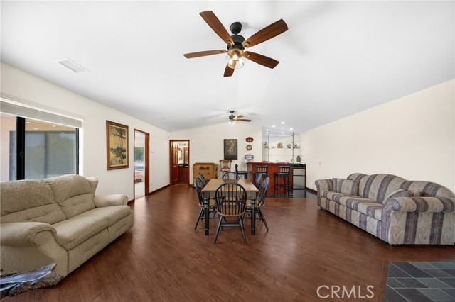11915 Redwood Avenue, Hesperia CA: https://media.crmls.org/medias/ab221c6e-4924-4c7c-8e89-d1a7cd7205d1.jpg