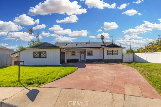325 Echo Court, San Bernardino CA: https://media.crmls.org/medias/ab2233e9-e6dd-43f1-912f-e74a5effa255.jpg