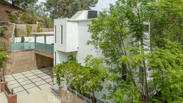 22619 Holanda Road, Woodland Hills CA: https://media.crmls.org/medias/ab237f87-187d-46f7-9f75-a6a9c0c7272c.jpg
