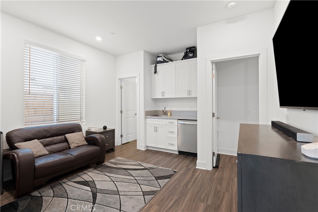 MLS #IV25027900 img 18