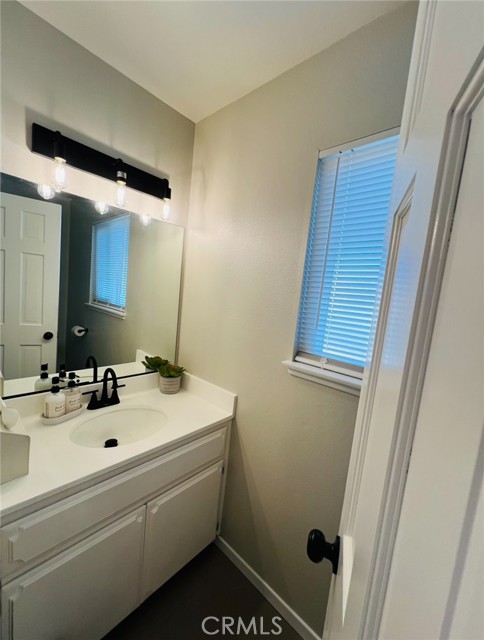 Detail Gallery Image 14 of 19 For 13330 Tamarisk Rd, Victorville,  CA 92395 - 3 Beds | 2/1 Baths
