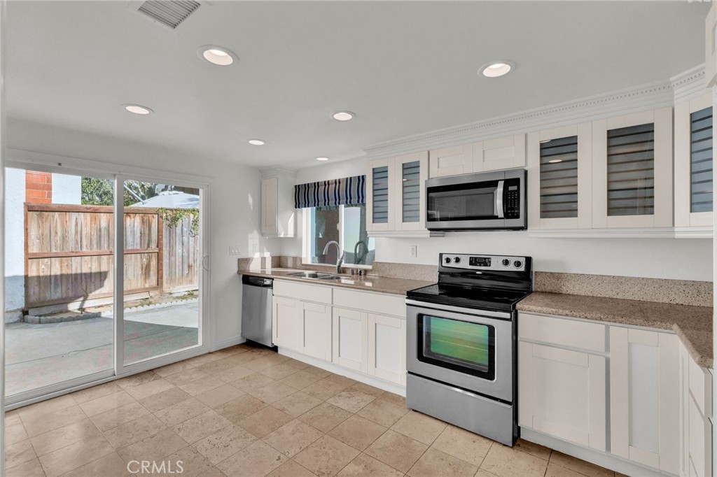 MLS #OC25279885 image #10