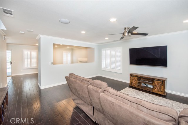 3498 Birchleaf Drive, Corona CA: https://media.crmls.org/medias/ab24571f-eb68-471c-8808-ca5618756fef.jpg