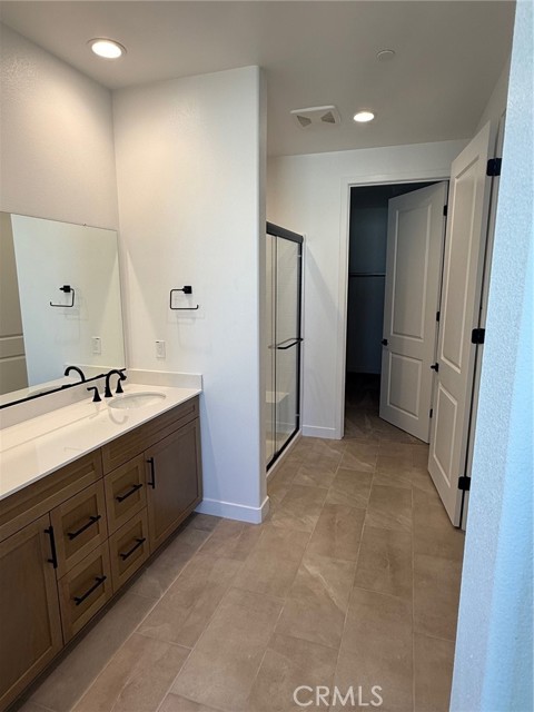 Detail Gallery Image 5 of 5 For 17454 Marion Mountain, Hesperia,  CA 92345 - 4 Beds | 3 Baths