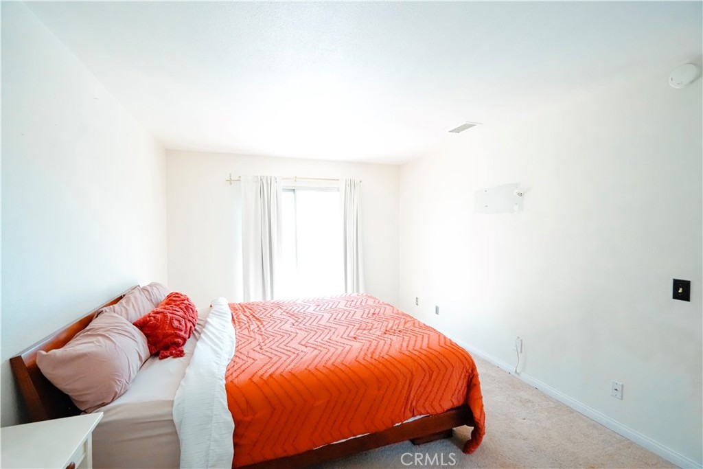 https://media.crmls.org/medias/ab254604-1fca-4178-8aa3-6808774bed59.jpg?preset=X-Large