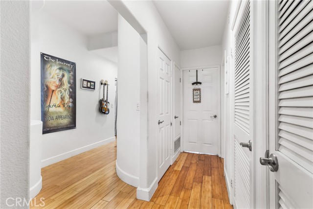 Detail Gallery Image 6 of 66 For 10626 Valley Spring #103,  Toluca Lake,  CA 91602 - 2 Beds | 2 Baths