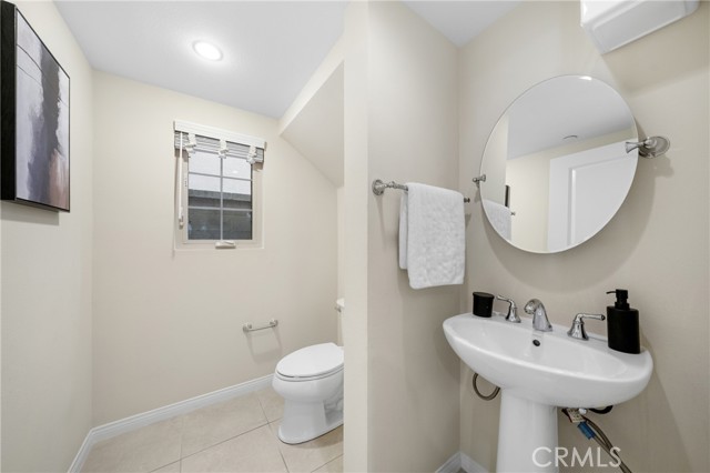 Detail Gallery Image 5 of 39 For 113 Hanging, Irvine,  CA 92620 - 3 Beds | 2/1 Baths