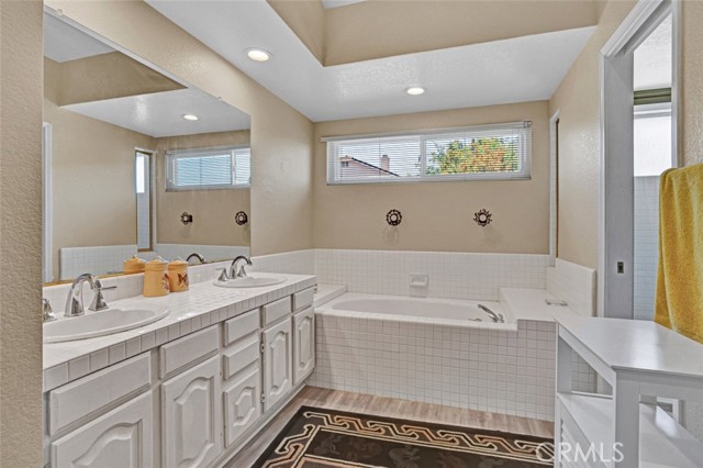 Detail Gallery Image 24 of 41 For 39309 via Monserate, Murrieta,  CA 92563 - 3 Beds | 2/1 Baths