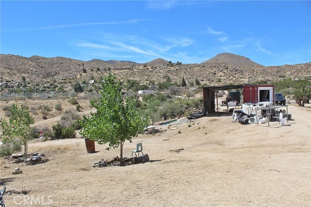24124 Alps Court, Apple Valley CA: https://media.crmls.org/medias/ab28b5e5-0dde-4895-9257-93f7a403fca4.jpg