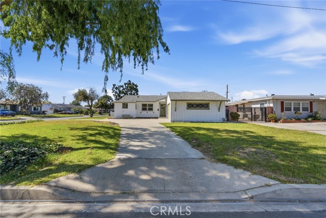 Front Image Thumbnail for CRDW26061380