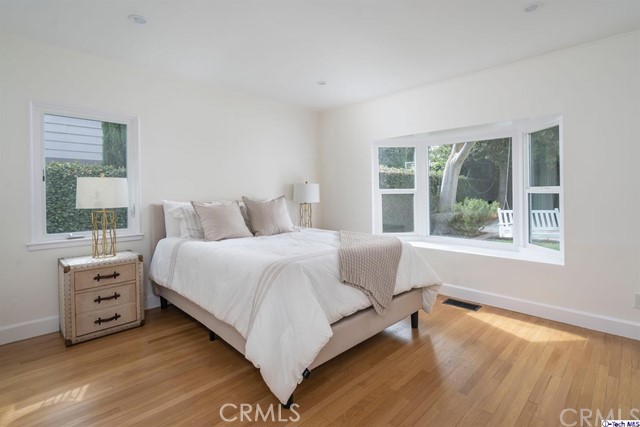 2 Bed Home for Sale in Toluca Lake, California