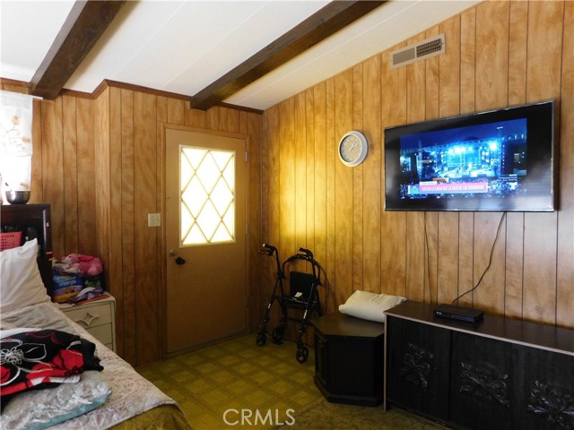 272 Desert Breeze Drive, California City CA: https://media.crmls.org/medias/ab2c0e2c-5262-4efe-93e6-6a78b4837c8e.jpg