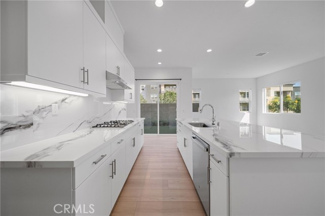 187 yugen, Irvine CA: https://media.crmls.org/medias/ab2c2b2c-5d38-4566-ba1f-95bfcc97012b.jpg