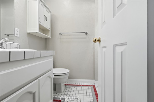 Detail Gallery Image 40 of 72 For 174 Golf Course Rd, Lake Arrowhead,  CA 92352 - 4 Beds | 3/1 Baths